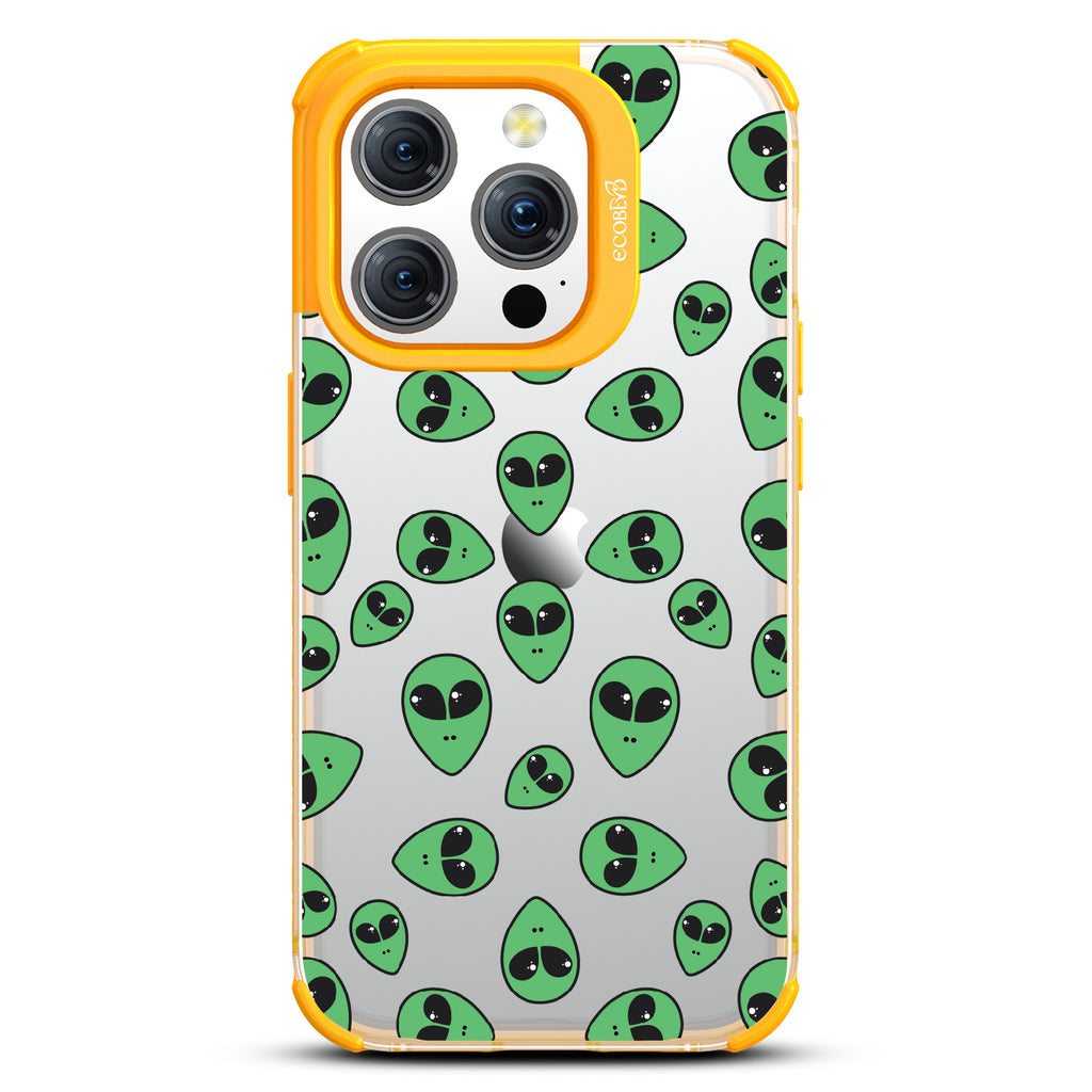 Aliens - Green Cartoon Alien Heads - Eco-Friendly Clear iPhone 15 Pro Case With Yellow Rim