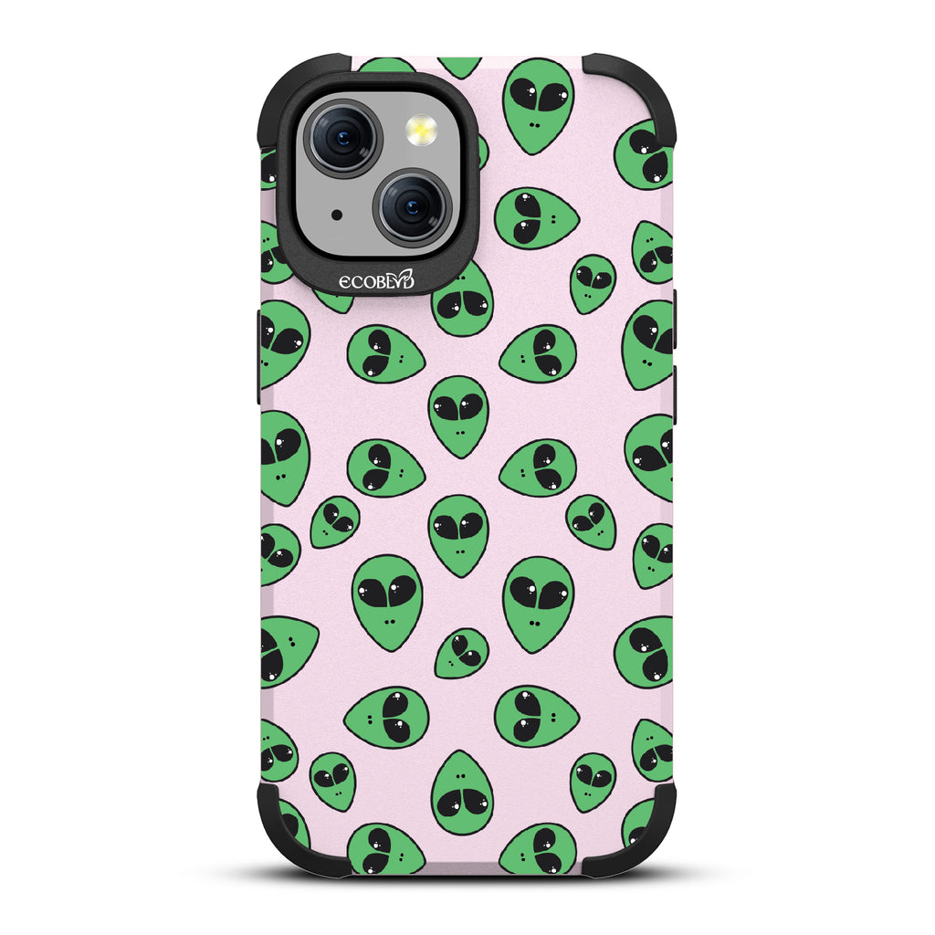 Aliens - Green Cartoon Alien Heads - Pastel Lilac Eco-Friendly Rugged iPhone 15 MagSafe Case